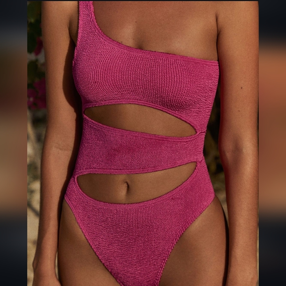 bond-eye One-Shoulder Cutout One-Piece Swimsuit in Fuchsia